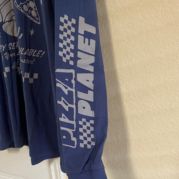 NWT- Blue Toy Story Pizza Planet Long Sleeve Shirt Sz L - Picture 3 of 5